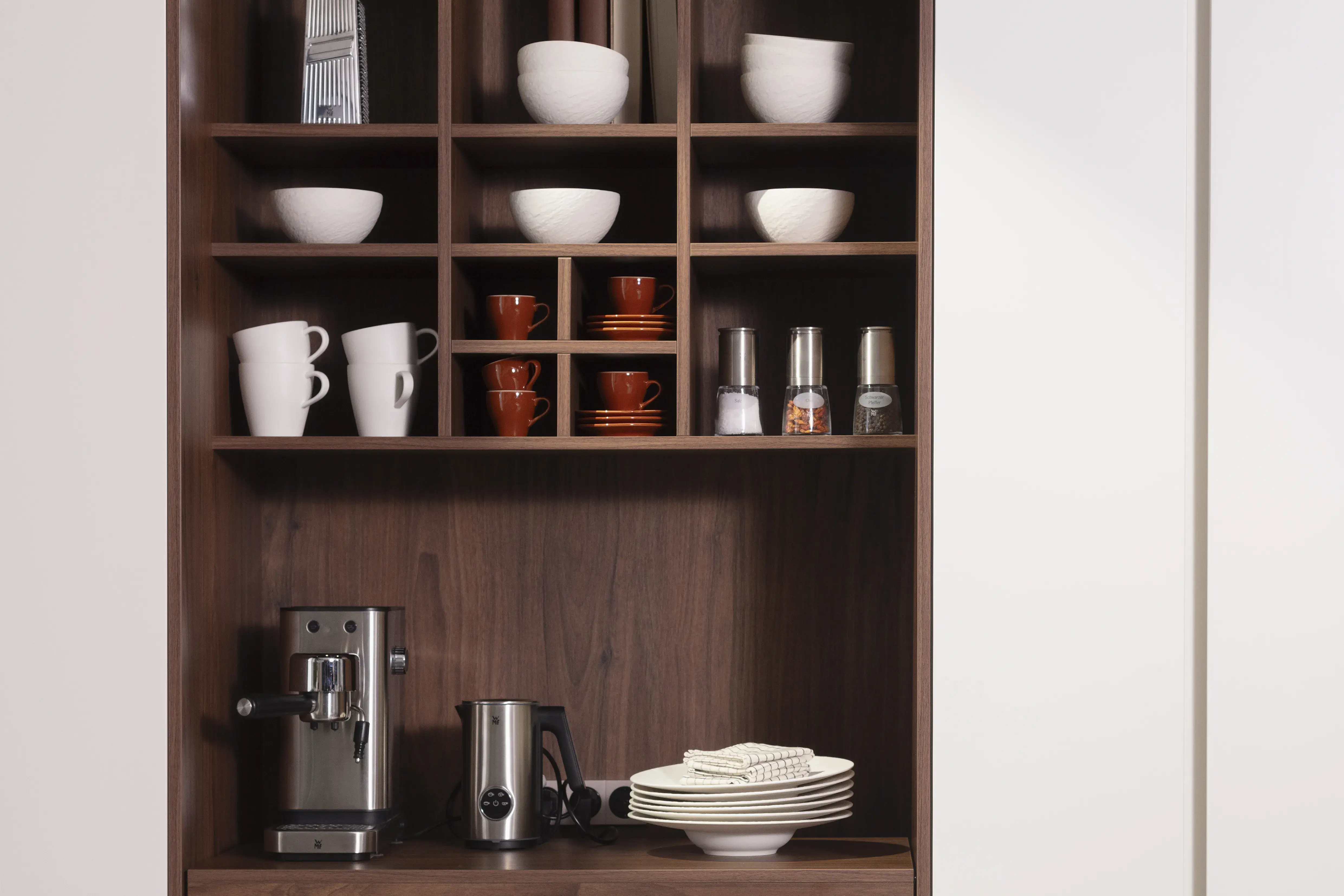 Offenes Wandregal in Nussbaum-Dekor von Häcker